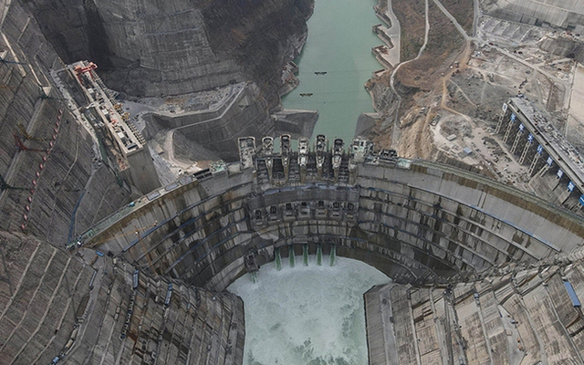 Trung Quốc hoàn thiện nhà máy thủy điện lớn thứ hai trên thế giới - Ảnh 1.