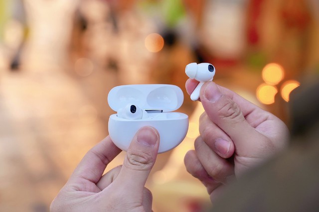 OPPO Enco X2 ra mắt với thiết kế giống AirPods Pro, nâng cấp chống ồn, chất âm &quot;ngon&quot;, pin 40 giờ, giá 3.2 triệu đồng - Ảnh 2.