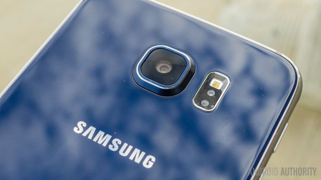 Những tính năng đã bị Samsung loại bỏ qua từng thế hệ Galaxy S - Ảnh 1.