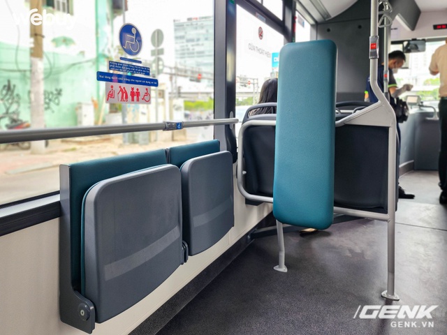 Bỏ 7K trải nghiệm xe buýt điện đầu tiên ở Sài Gòn: Có wifi, cổng sạc USB xài tẹt ga, bonus cực nhiều tiện ích đáng khen - Ảnh 6.
