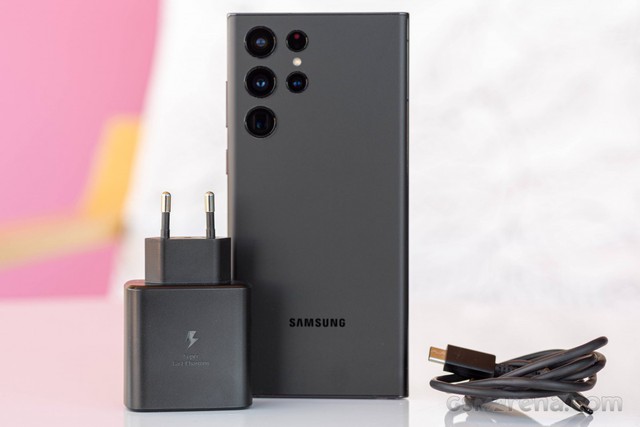 Thử nghiệm bộ sạc 45W trên Galaxy S22 Ultra: Sạc nhanh hơn chỉ vài phút - Ảnh 1. Thử nghiệm bộ sạc 45W trên Galaxy S22 Ultra: Sạc nhanh hơn chỉ vài phút - Ảnh 1.