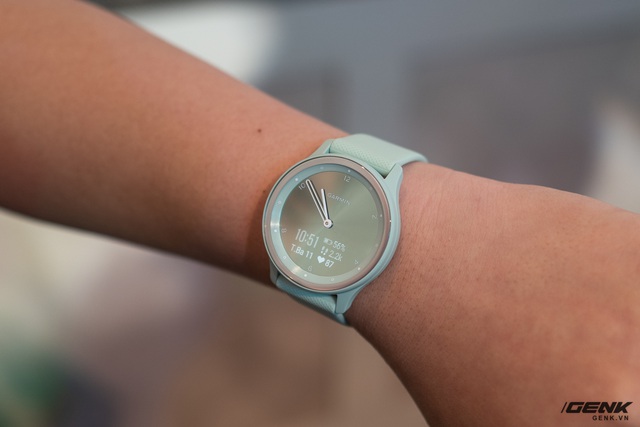 Garmin launches the Vivomove Sport Hybrid watch: classic analog combined with a modern touch, priced from 4.5 million VND - Photo 7.