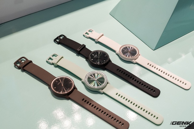 Garmin launches the Vivomove Sport Hybrid watch: classic analog combined with a modern touch, priced from 4.5 million VND - Photo 1.