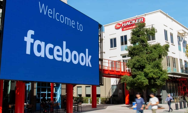 Facebook cuts many employee benefits amid plunging share price - Photo 2.