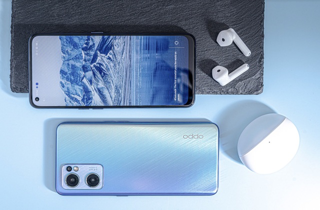 OPPO Reno7 and Reno7 Z launched in Vietnam, priced from 10.5 million VND - Photo 4.