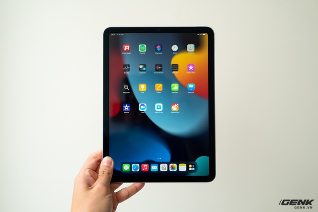 Trên tay iPad Air 5 mới về VN: "Bình cũ rượu mới", chip M1 liệu có đáng mua hơn iPad Pro? L1330746-1647699358108613719083