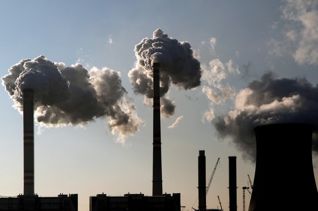 Lượng khí thải CO2 từ nhiên liệu hóa thạch tăng lên mức cao kỷ lục, bất chấp lệnh phong tỏa do Covid-19 - Ảnh 1.