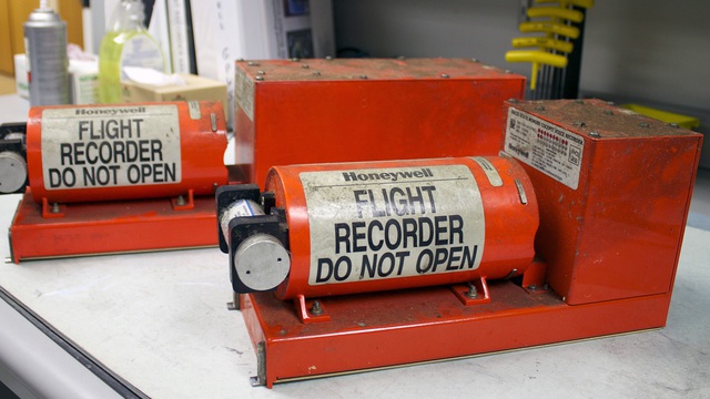 Can a plane's black box be destroyed in a crash?  - Photo 4.