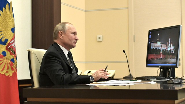 Mr. Putin is still using Windows 7 - Photo 2.