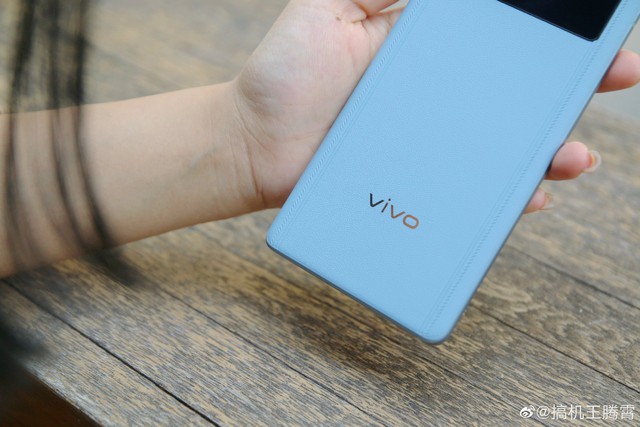 vivo launched a 7-inch screen phablet, flagship configuration, priced from 21.5 million VND - Photo 2.