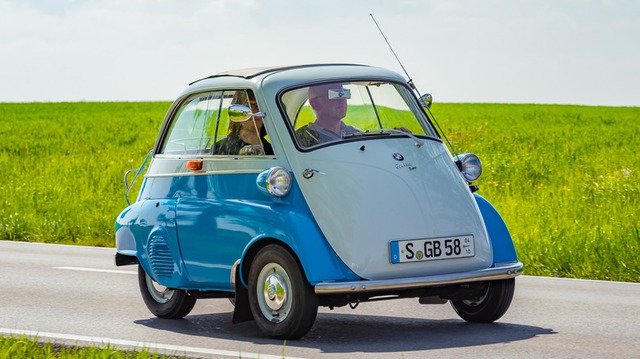 Small and quirky, but it was this tiny car that saved the giant BMW from bankruptcy - Photo 1.