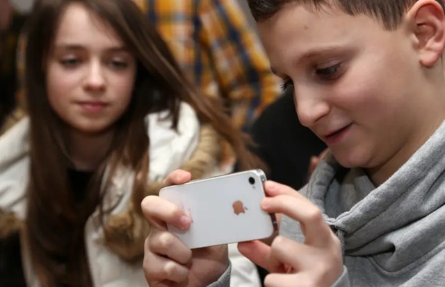 Survey: Young Americans prefer Apple and this could be bad news for Google - Photo 2.