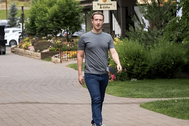 Seeing Mark Zuckerberg's family having dinner on the street, netizens wondered: Spending security money at 26.8 million USD per year, but where are the bodyguards?  - Photo 3.