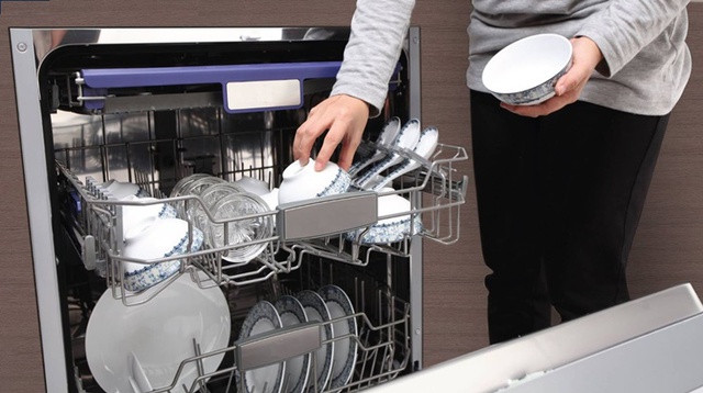 Chẳng cần động tay làm việc nhà với 5 sản phẩm công nghệ giúp bạn “cân” đẹp từ vệ sinh đến nấu nướng - Ảnh 3.