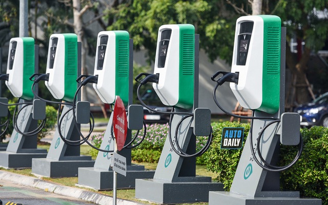 VinFast has installed more than 40,000 charging ports across the country - Photo 1.