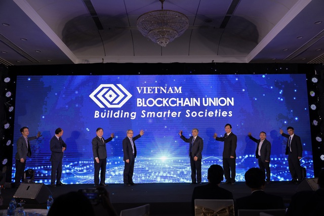 Launching Vietnam Blockchain Alliance VBU, with the ambition to turn Vietnam into a digital technology powerhouse in the future - Photo 2.