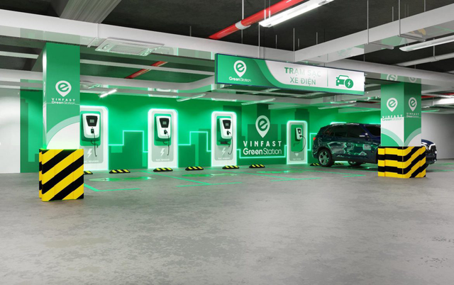 VinFast once again affirms: Only VinFast cars can be charged at VinFast's charging station!  - Photo 2.