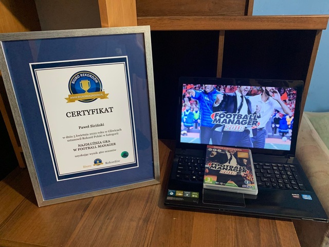 Gamers set a Guinness record when plowing 460 seasons in Football Manager, the number of goals and titles achieved makes everyone admire - Photo 1.