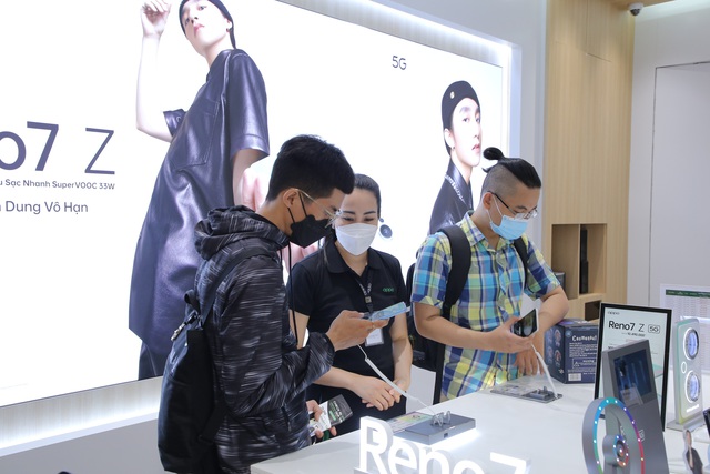 OPPO officially launched the new OPPO Experience Store at Aeon Mall Binh Tan (HCMC) - Photo 4.