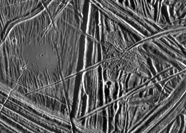 Ice in Greenland helps researchers find life on Europa, Saturn's icy moon - Photo 2.