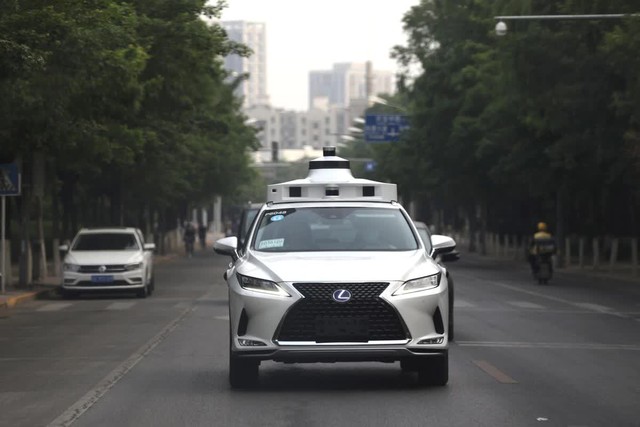 China first licensed self-driving taxis, using Toyota Lexus, affordable prices - Photo 1.