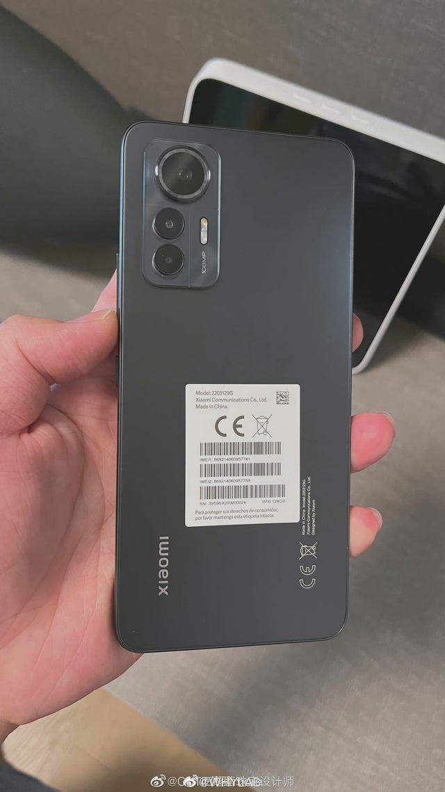 Ảnh thực tế Xiaomi 12 Lite: Khung viền vuông, Snapdragon 778G, sạc nhanh 67W - Ảnh 1.