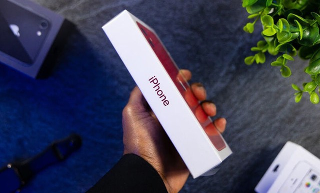Apple khoe tiết kiệm được 550 ngàn tấn quặng nhờ loại bỏ cục sạc tặng kèm iPhone [HOT]