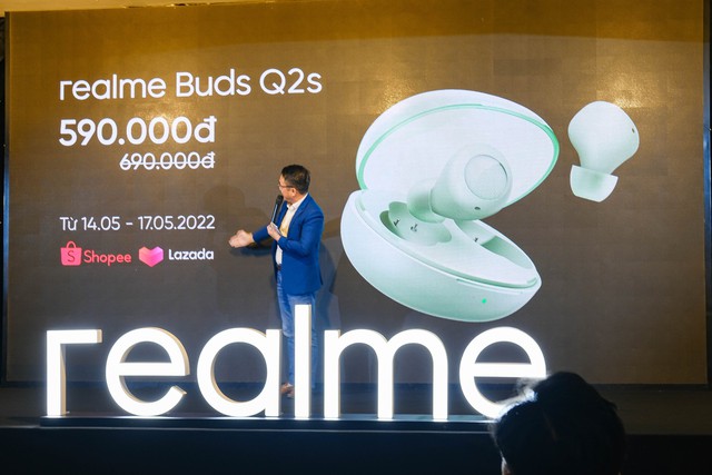 On hand, realme 9 super quality 108MP cameras cost less than 7 million VND, with realme Buds Q2s smart headphones in Vietnam - Photo 12.
