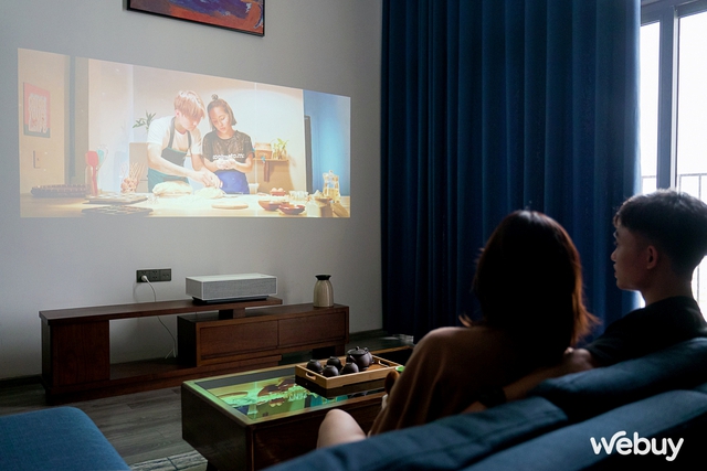 Experience LG projector for 86 million: Bright and spacious like a theater, can be used all day, fast and smooth interface, super convenient magic control - Photo 5.