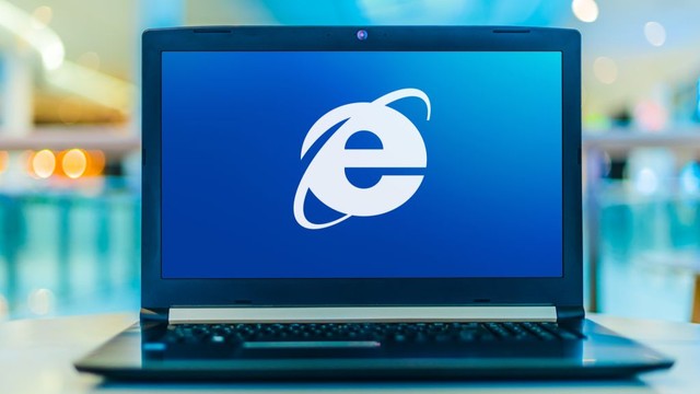 Microsoft urges users to stop using Internet Explorer