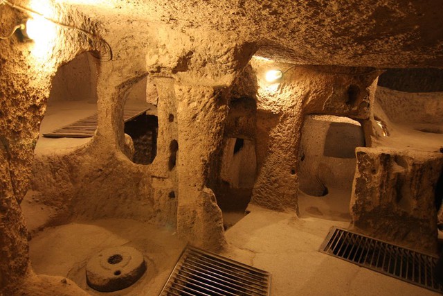 Repairing the basement, the man discovered an ancient city 18 floors deep below his house - Photo 6.