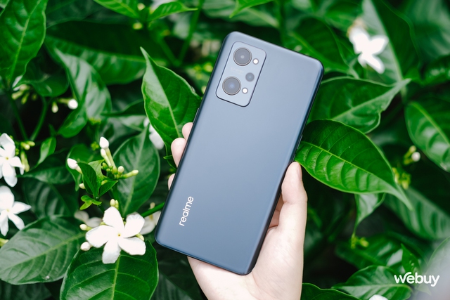 realme Q5 Pro costs more than 7 million with 120Hz AMOLED screen, Snapdragon 870 chip, 80W super fast charging - Photo 4.