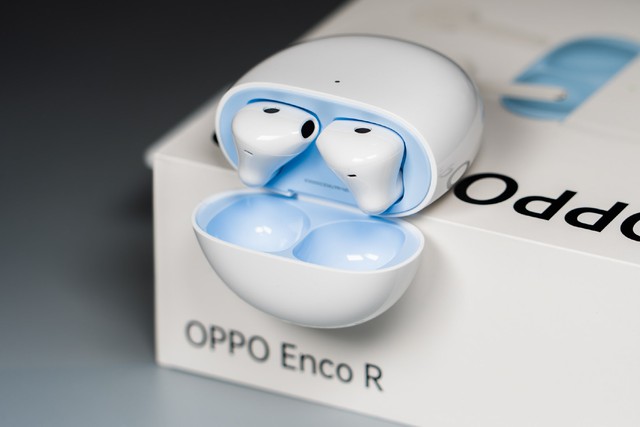 OPPO launched a cheap wireless headset, 4-hour battery, priced at 1 million - Photo 2.