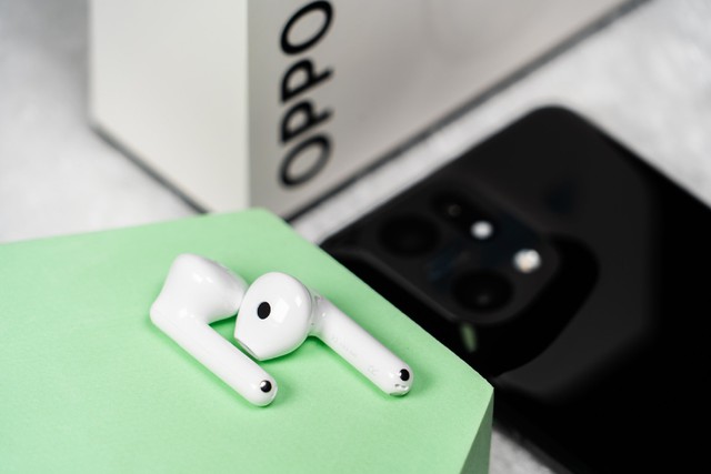 OPPO launched a cheap wireless headset, 4-hour battery, priced at 1 million - Photo 3.
