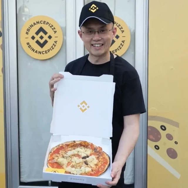 Vài ngày sau khi đăng tweet &quot;Lại nghèo&quot;, CEO Binance CZ bị bắt gặp làm shipper giao pizza: Chuyện gì đang xảy ra? - Ảnh 3.