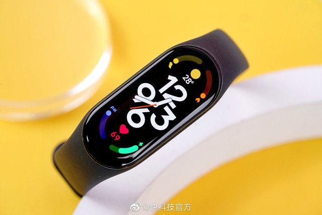 Xiaomi ra mắt Mi Band 7, Redmi Buds 4 và Buds 4 Pro - Ảnh 1.