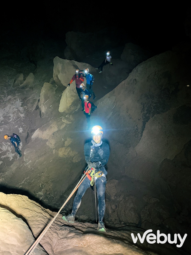 Hành trình khám phá hang động Pygmy và tận hưởng trải nghiệm &quot;qua đêm&quot; giữa núi rừng theo cách không ngờ tới - Ảnh 7.