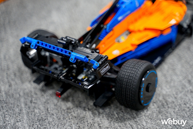 Lần đầu chơi LEGO 1432 mảnh: Mất 10 tiếng mới ghép xong, thành hình xe đua F1 McLaren chân thật đến từng chi tiết - Ảnh 14.