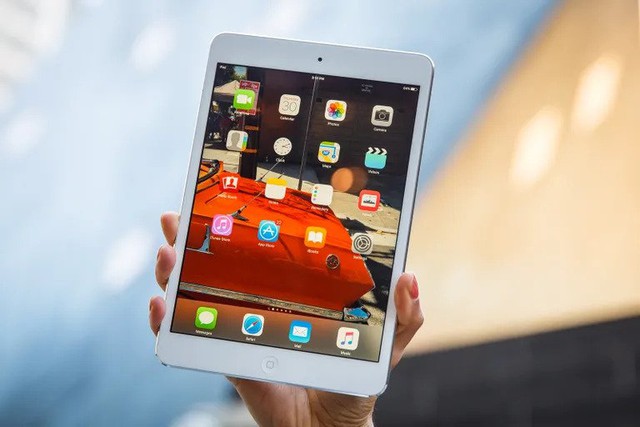 The iPad line that is still selling well in Vietnam is included in the list of 