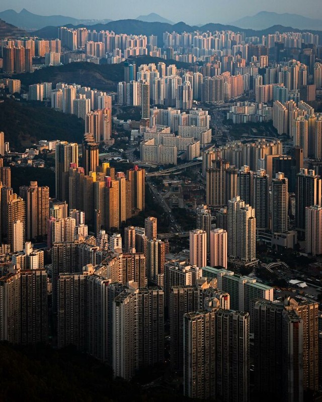 Loạt ảnh chụp thành thị choáng ngợp này giải thích tại sao Hồng Kông được mệnh danh là 'rừng bê tông' - Ảnh 5.