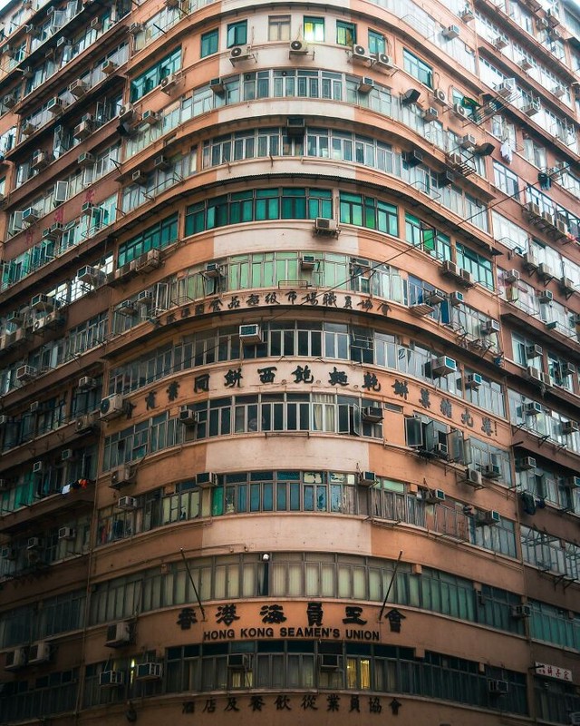 Loạt ảnh chụp đô thị choáng ngợp này giải thích tại sao Hong Kong được mệnh danh là 'rừng bê tông' - Ảnh 23.