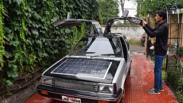 Thầy giáo tự chế tạo xe năng lượng mặt trời: "Tôi đã có thể trở thành Elon Musk của Ấn Độ" - Ảnh 1.