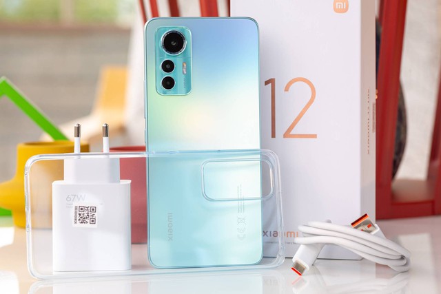 Ảnh thực tế Xiaomi 12 Lite: Smartphone tầm trung đẹp nhất của Xiaomi - Ảnh 1.