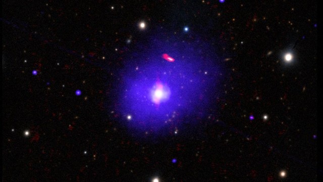 Bất ngờ phát hiện hố đen "quái vật" có tốc độ quay chậm bất thường! - Ảnh 1.