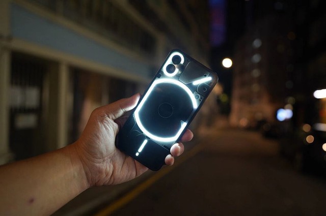 Đánh giá Nothing Phone 1, chiếc điện thoại có mặt lưng phát sáng độc đáo đến từ cựu sáng lập OnePlus - Ảnh 8.
