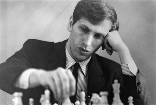 Bobby Fischer: Kẻ lập dị, một mình thi đấu cờ vua với 50 đối thủ cùng lúc - Ảnh 3.