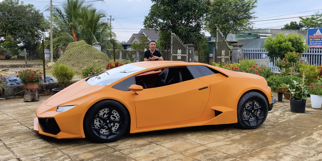 Đôi bạn Tây Nguyên tự chế Lamborghini Huracan khiến cộng đồng quốc tế trầm trồ: ‘Năm tới sẽ chuyển mình để độc lạ nhất Việt Nam’ - Ảnh 1.