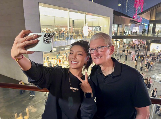 Doanh số iPhone 15 chớm lao dốc, CEO Apple lập tức sang Trung Quốc xem tình hình - Ảnh 1.