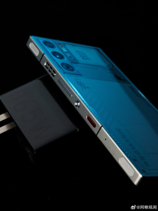Ra mắt gaming phone đầu tiên trang bị chip Snapdragon 8 Gen 3, RAM 24GB, giá từ 15 triệu đồng- Ảnh 3.