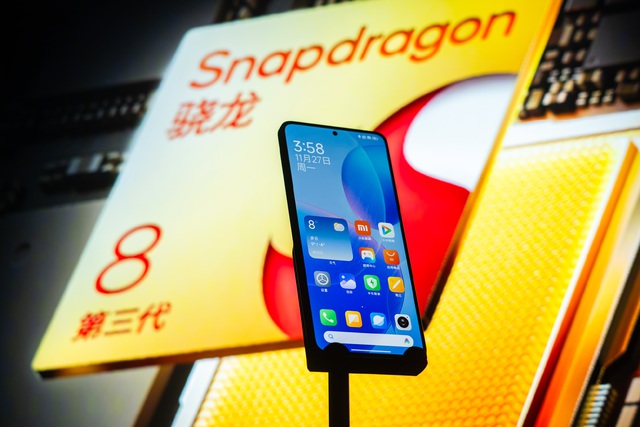 Ảnh thực tế smartphone Xiaomi có chip Snapdragon 8 Gen 3 giá rẻ nhất, màn hình sáng nhất thế giới- Ảnh 10.
